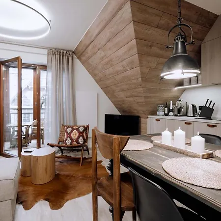 Diament Mozaika W Centrum Z Balkonem *