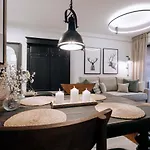 Diament Mozaika W Centrum Z Balkonem *