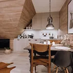 Diament Mozaika W Centrum Z Balkonem *