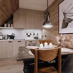 Diament Mozaika W Centrum Z Balkonem Lägenhet